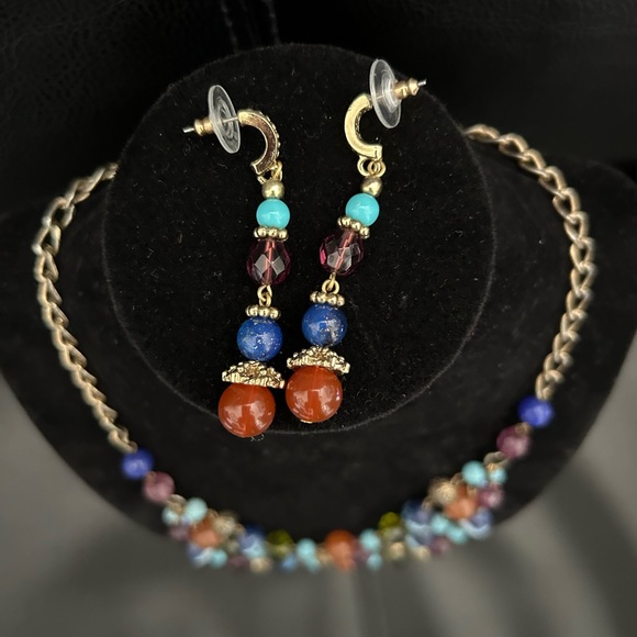 Two piece set 2028 beaded necklace and matching earrings - Picture 5 of 10